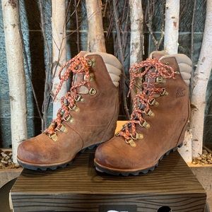 Sorel Women's Conquest Wedge Boot